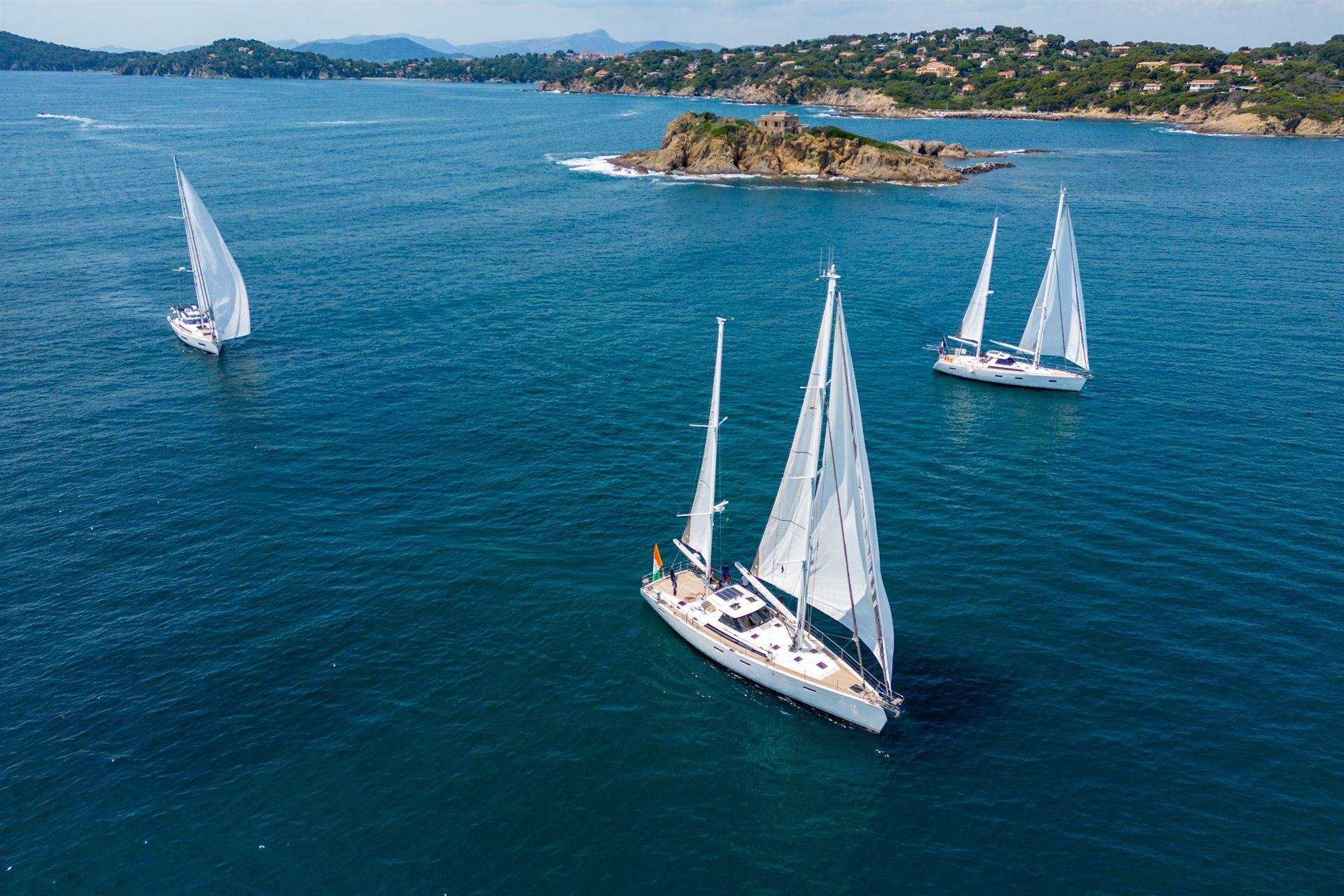 MAIN SAILING BOATING